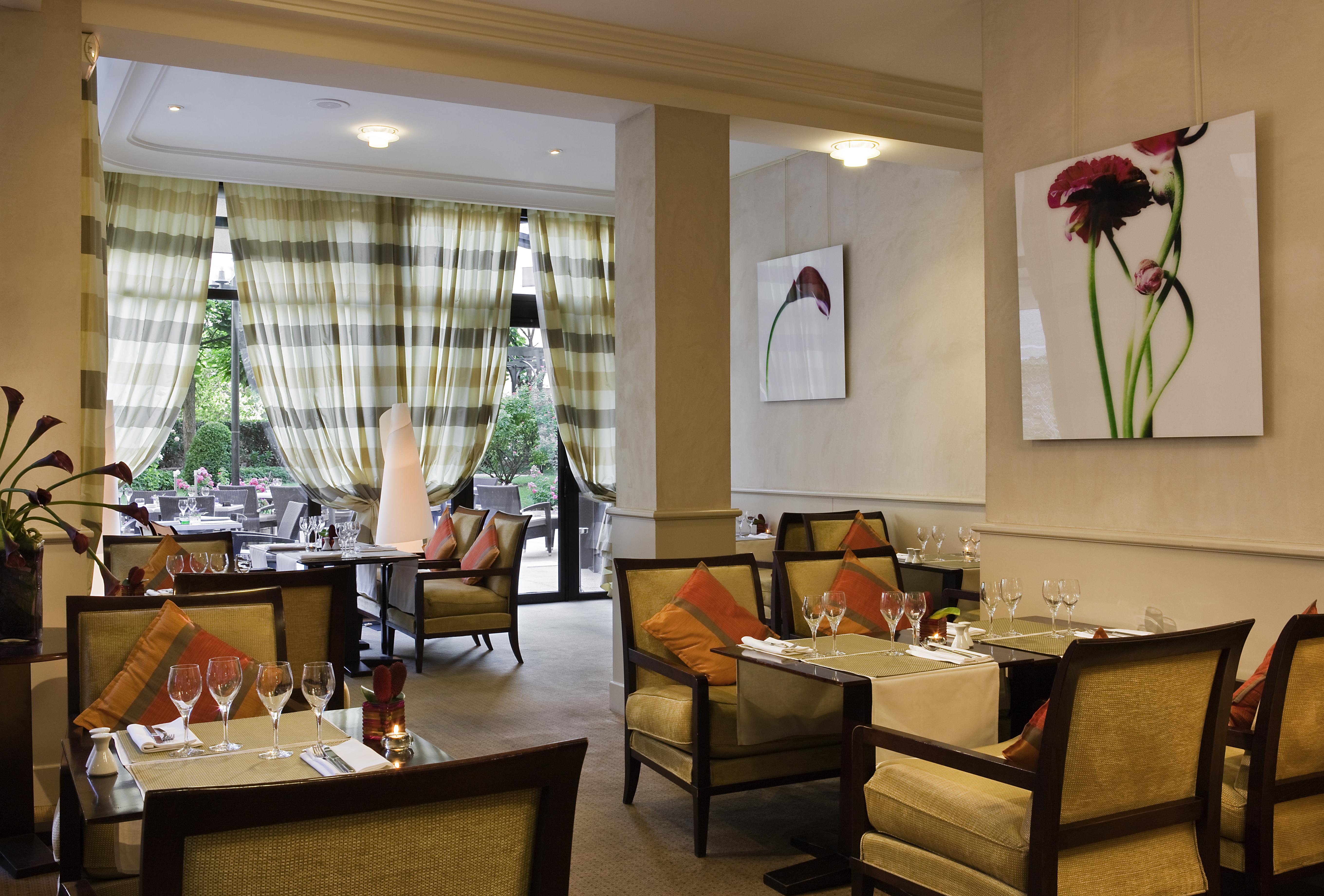 Warwick Reine Astrid - Aparthotel Lyon